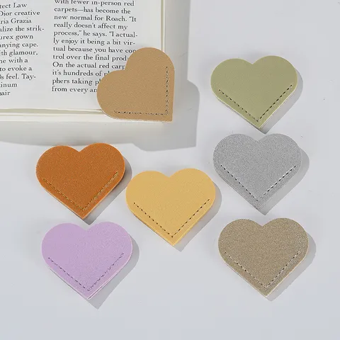 Marcador de Corazón de Cuero PU Protector de Esquina de Página Portátil Papelería de Lectura Linda Marcador de Página Regalo Para Amantes de Libros
