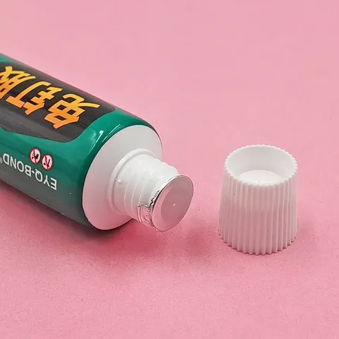 Multifunctional Strong Nail Free Glue Waterproof Punch Free Adhesive For Wall Tile Glass Metal And Plastic
