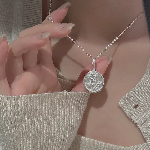 925 Sterling Silver Vintage Matte Rose Pendant For Women Men Korean Simple Love Letters Embossed Oval Floral Charm Only Without Chain