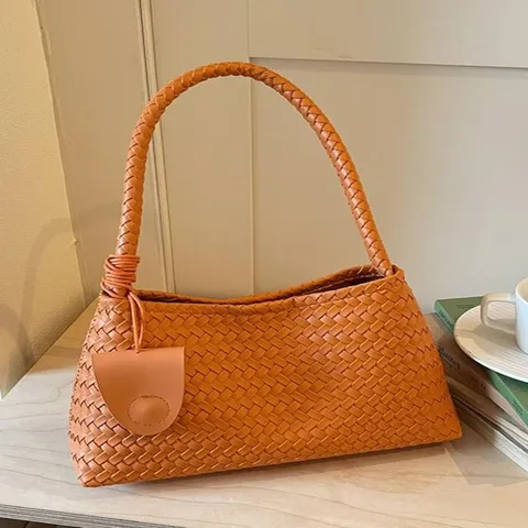 Sac sous les aisselles en cuir PU tissé pour femmes Sac à main vintage chic poignée supérieure sac à bandoulière de grande capacité