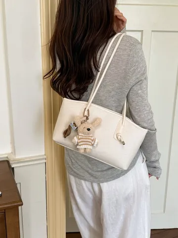 Grand Sac Cabas Pour Femmes Cuir PU Sac Bandoulière Décontracté Commuter Sac D'Aisselle Avec Pendentif Ours Sac à Main