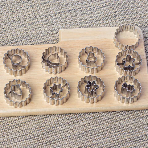 Stainless Steel Christmas Cookie Cutter Set 9 Piece Baking Mold Wave Sandwich Biscuit Cutter Holiday Party Kitchen Tools