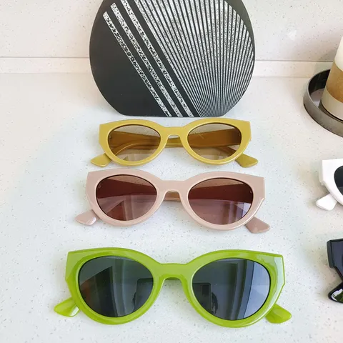 Vintage Small Frame Oval Sunglasses Women Men Retro Fashion UV400 Protection PC Lens Outdoor Streetwear Cat Eye Eyewear