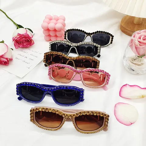 Lunettes de Soleil Carrées de Luxe pour Femmes Mode Oversize Monture en Métal Strass Brillants Lunettes de Fête