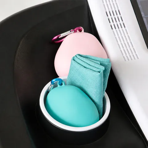 Toalla Deportiva de Microfibra Portátil Toalla de Fitness de Secado Rápido Con Caja de Almacenamiento de Silicona Mosquetón