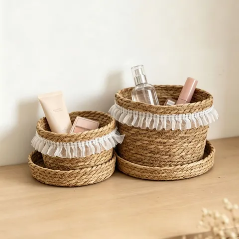 Handmade Woven Cattail Storage Basket With White Lace Trim And Lid Round Desktop Sundries Cosmetic Organizer Home Decor