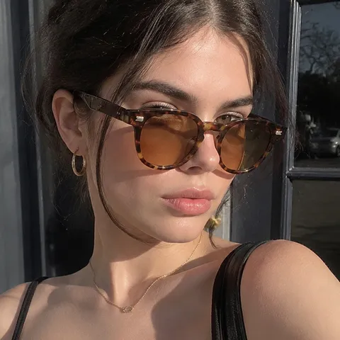Gafas de Sol Cuadradas Retró para Mujeres Hombres Vintage Protección UV400 Gafas Moda Montura PC Clásicas Aire Libre Conducir Pesca