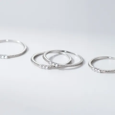 925 Sterling Silber Ring Für Damen Minimalistischer Ins-Stil Drei Strass Gold Silber Plattiert Milgrain Kante Dünner Ring Schmuck