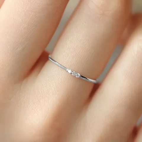 Eleganter Silber Strass Reihe Ring Für Damen Frisch Süß Design Leichter Luxus Geometrischer Kreis Strukturierter Fingerring Schmuck