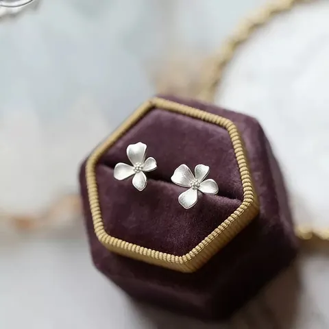 Sweet 925 Sterling Silver Gardenia Flower Stud Earrings Retro Matte Gold Silver Plated Elegant Four-Petal Flower Earrings For Women Jewelry