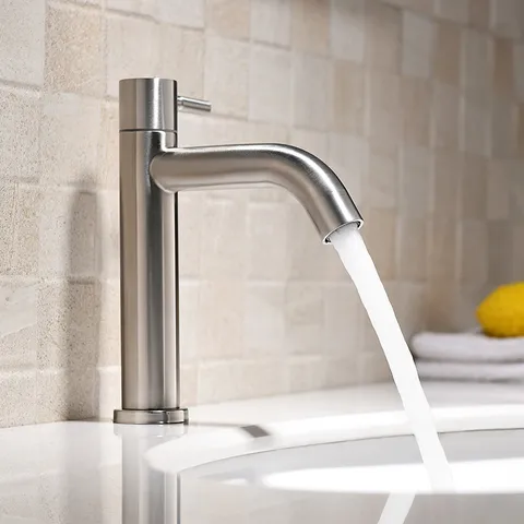 Grifo de Lavabo de Acero Inoxidable Moderno Minimalista Monomando Frío Lavabo de Baño Acabado Cepillado