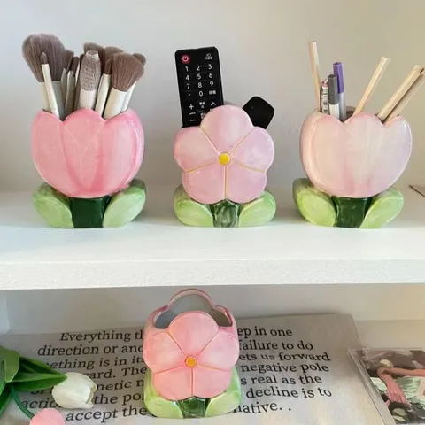 Tulip Flower Ceramic Makeup Brush Holder Cute Desk Pen Holder Aesthetic Office Tabletop Storage Organizer Bedroom Decor