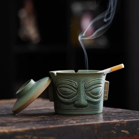 Retro Ceramic Ashtray With Lid Creative Sanxingdui Mask Vintage Green Desktop Decorative Ornament