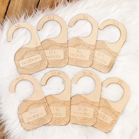 Houten Baby Kledingkast Verdelers 8-Delige Set Pasgeborenen Tot Peuters Kinderkamer Kleding Organizers Laser Gegraveerd Verdelers