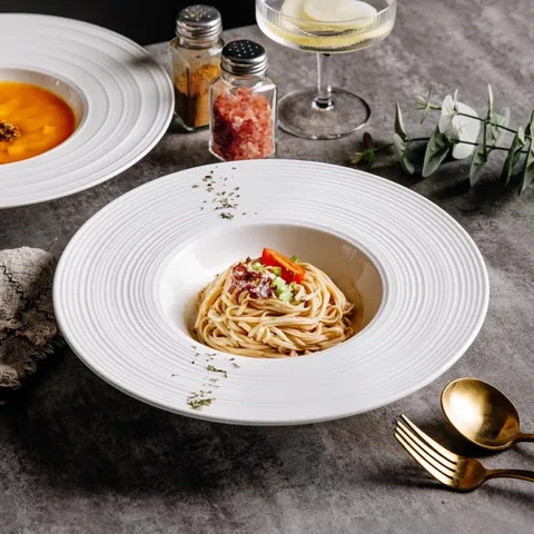 Assiette à Pâtes en Céramique Minimaliste Bol à Soupe Profond Plat Chapeau de Paille Vaisselle Moderne Pour Cuisine et Salle à Manger