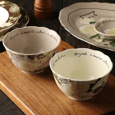 Ensemble de Bol et d'Assiette en Céramique à Fleurs Vintage Style Européen Vaisselle Sous Glaçure Bol de Riz Assiette de Dîner