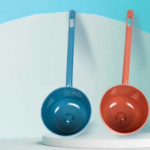 Puise-Eau en Plastique Épais Longue Poignée Pelle à Eau Cuisine Salle de Bain Jardin Cuillère à Arroser Bassin en Plastique
