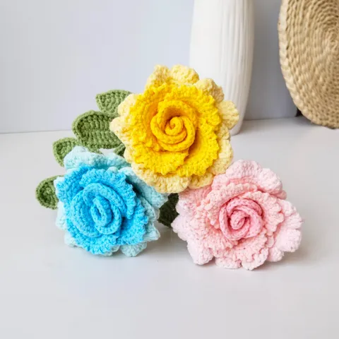 Handmade Knitted Woolen Yarn Rose Flower Bouquet Artificial Crochet Rose Gift For Women Home Decor Table Ornament