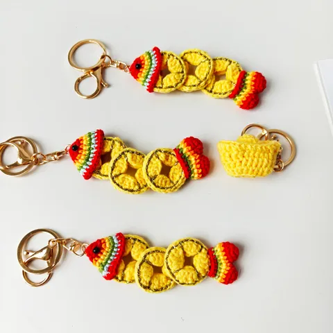 Handgestrickte Häkelung Goldfisch Und Barren Schlüsselanhänger Süße Plüsch Stoff Schlüsselanhänger Tasche Charme Auto Schlüsselring Geschenk