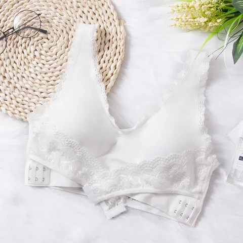 Women Wireless Sports Bra Lace Trim Cross Front Side Buckle Gathered Shockproof Push Up Bralette Comfortable Yoga Running Underwear