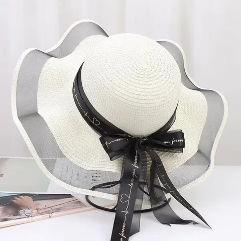 Chapeau de Paille à Large Bord pour Femmes Chapeau de Soleil de Plage Élégant Ruban Nœud Papillon Éléments en Maille Protection Solaire Respirant Été Voyage Chapeau de Paille pour Femmes