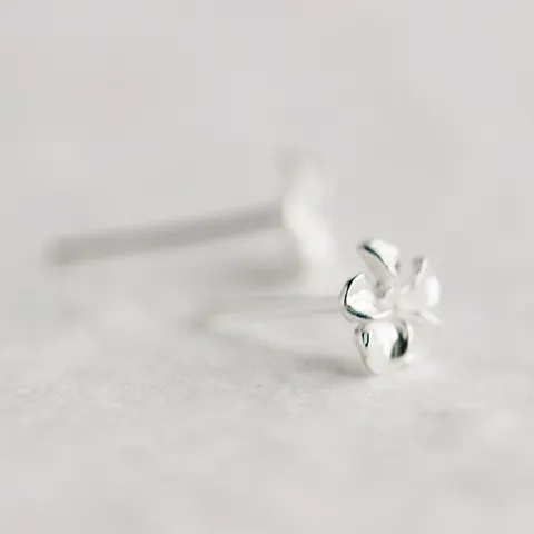 925 Sterlingsilber Blume Ohrstecker Süße Zierliche Fünfblättrige Plumeria Stecker Für Damen Minimalistischer Schmuck Geschenk