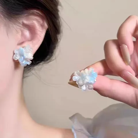 Süße Verlaufsblaue Blumen Ohrstecker Acryl Blumen Modeschmuck Geschenk Für Damen