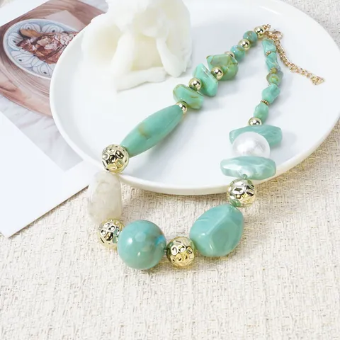 Fashion Resin Irregular Beaded Necklace For Women Trendy Sweet Cool Style Statement Collar Necklace Jewelry