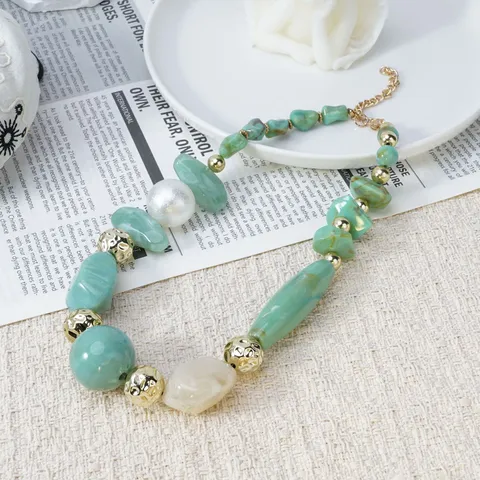 Fashion Resin Irregular Beaded Necklace For Women Trendy Sweet Cool Style Statement Collar Necklace Jewelry