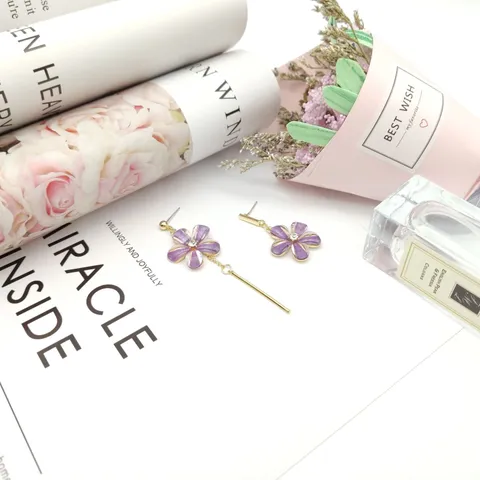 Asymmetrische Blumen Quaste Ohrringe Strass Legierung Vergoldet Modeschmuck Hängende Ohrringe Für Damen Party Geschenk