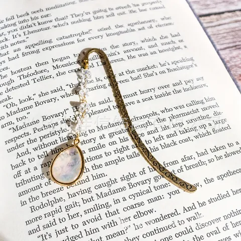 Vintage Metal Bookmark Teardrop Pendant Crystal Glass Bead Bookmark Office Reading Decorative Bookmark Gift