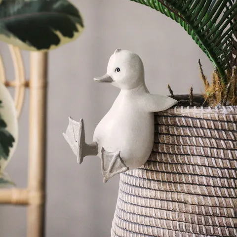 Resin Duck Figurine Hanging Pot Ornament Cute Animal Statue Plant Pot Edge Decor Modern Minimalist Home Garden Decoration