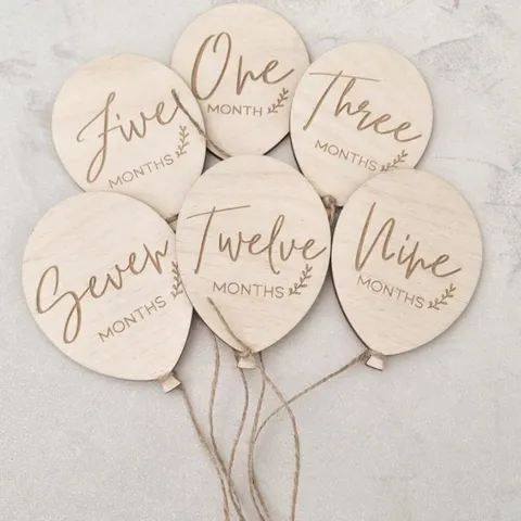Wooden Baby Monthly Milestone Discs Newborn Photography Props Double Sided Balloon Shaped Growth Cards Wood Baby Shower Gift