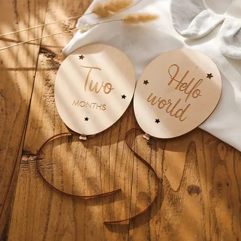 Wooden Baby Milestone Cards Balloon Shape Monthly Milestone Discs Newborn Photography Props Baby Growth Record Decor