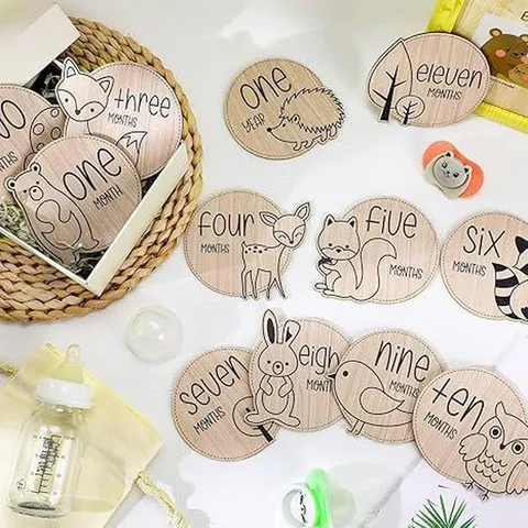 Wooden Baby Milestone Cards Monthly Growth Discs Newborn Photo Props With Storage Bag Animal Design Baby Keepsake Gift