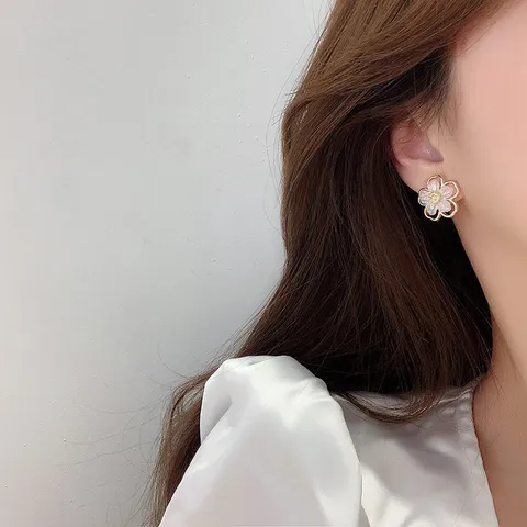 Koreanisch Retro Einfach Künstliche Perle Blume Ohrstecker Elegant Legierung Floral Schmuck Für Frauen Täglich Tragen