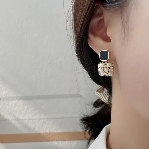 Französische Retro Quadratische Perlen Strass Ohrringe Elegante Legierung Geometrische Ohrstecker Damen Modeschmuck