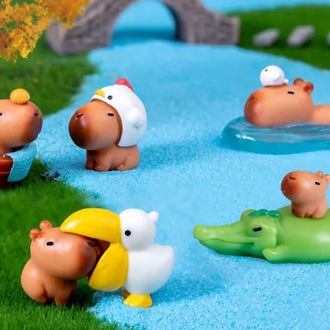 Mini Cute Resin Animal Figurine Micro Landscape Capybara Crocodile Duck Toy Desktop Cake Car Decoration