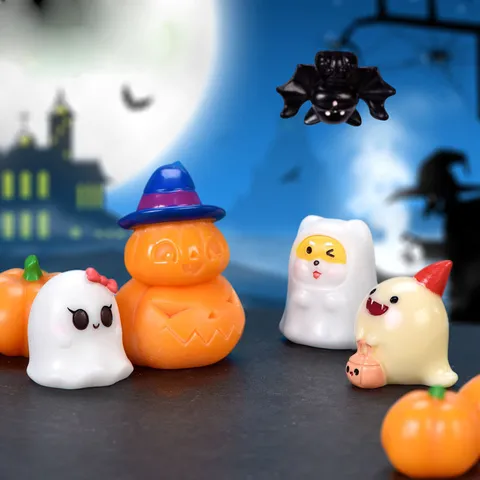 Halloween Cute Resin Micro Landscape Ornaments Pumpkin Ghost Witch Vampire Dog Miniature Figurines Desktop Decor
