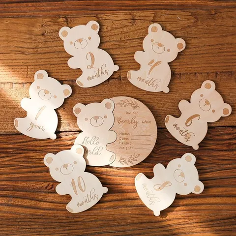 Dischi Milestone per Neonati in Legno Orsetto Abbracciante Carte di Crescita Mensile Accessori per Fotografia di Neonati Regalo per Baby Shower