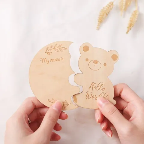 Dischi Milestone per Neonati in Legno Orsetto Abbracciante Carte di Crescita Mensile Accessori per Fotografia di Neonati Regalo per Baby Shower