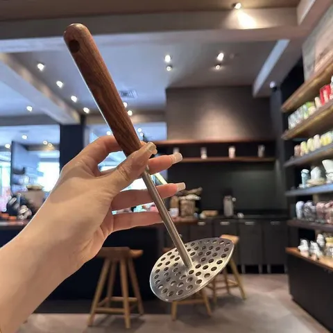 Stainless Steel Potato Masher Heavy Duty Potato Ricer with Wooden Handle for Kitchen Cooking Food Fruit Vegetable Puree