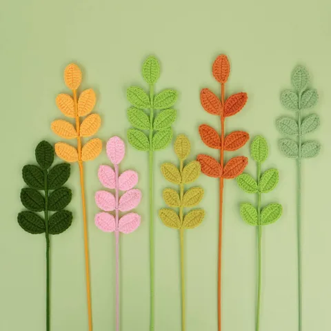 Gambo di Foglia Artificiale Intrecciato a Mano in Filato Foglie a Uncinetto Quattro Stagioni per Decorazione Matrimonio Casa Accessori Bouquet a Maglia