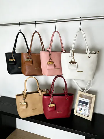 Große Kapazität Damen Einkaufstasche Lychee-Muster PU Leder Mode Eimertasche Lässige Handtasche Umhängetasche Mit Mini-Anhänger