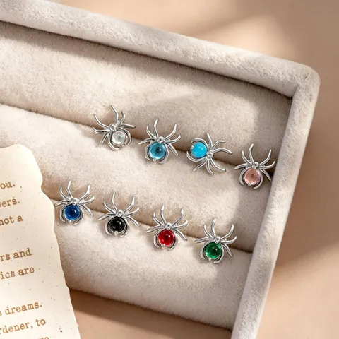 Nischen Design Titanlegierung 316L Edelstahl Spinne Knorpel Piercing Ohrstecker Punk Strass Helix Conch Ohrstecker Schmuck Für Herren Damen