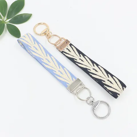 Vintage Ethno-Stil Bestickt Blattmuster Schlüsselanhänger Handgewebt Armband Retro Stoffband Tasche Anhänger Schlüsselring