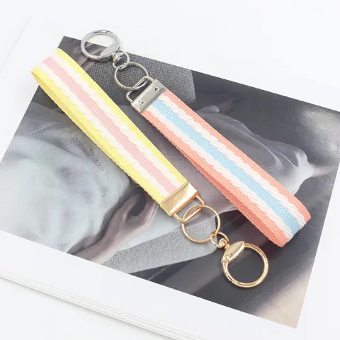 Mode Mehrfarbig Geometrisch Gestreift Jacquard Gewebt Polyester Stoff Band Handgelenkband Schlüsselanhänger Taschenanhänger Hummerkralle Schnalle Ornament Für Schlüssel Tasche Geldbörse Unisex Zubehör