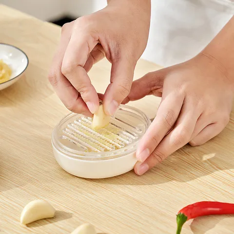 Manual Mini Garlic Grater Ginger Crusher Multifunctional Complementary Baby Food Masher Dual-Sided Grinding Plates Base Anti-Slip Rubber Pads Compact Kitchen Tools