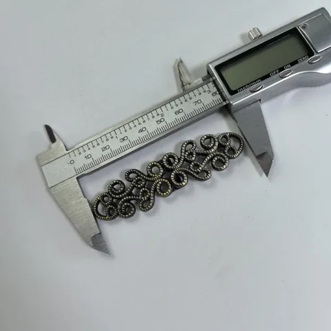 Women Vintage Light Gold Zinc Alloy Belt Buckle Retro Scrollwork Replacement Double Buckle For Thin Belt Fashion Accessory