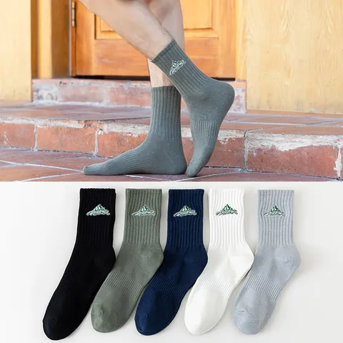 Men's Casual Cotton Mid-Calf Sports Socks Snow Mountain Letter Embroidery Streetwear Crew Socks